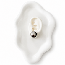Load image into Gallery viewer, Maxi Sphere Earrings