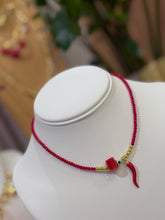 Load image into Gallery viewer, Choker Lucky Red