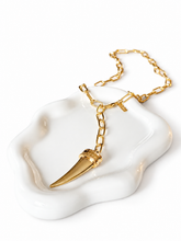 Cargar imagen en el visor de la galería, Necklace Horn &amp; Luck

