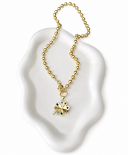 Load image into Gallery viewer, Lucky Clover Necklace
