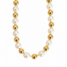 Load image into Gallery viewer, Choker Bold Gold &amp; Pearl
