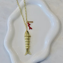 Load image into Gallery viewer, Necklace Fish Coral
