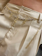 Cargar imagen en el visor de la galería, Charm Cross Glow
