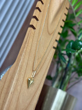 Cargar imagen en el visor de la galería, Corina Gold Necklace
