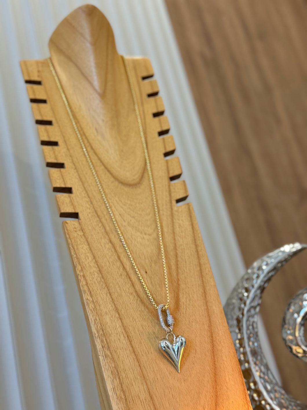 Corina Glow Necklace