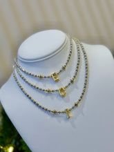 Cargar imagen en el visor de la galería, Glow Initial Choker
