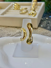 Load image into Gallery viewer, Olga Ring
