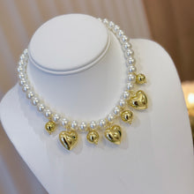 Load image into Gallery viewer, Necklace Love and Pearl
