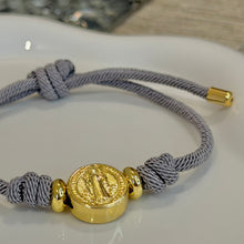 Load image into Gallery viewer, Bracelet Saint Benedict Knot
