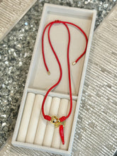 Load image into Gallery viewer, Necklace Lucky &amp; Love Knot
