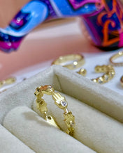Cargar imagen en el visor de la galería, Ring Hamsa

