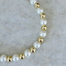 Load image into Gallery viewer, Choker Bold Gold &amp; Pearl

